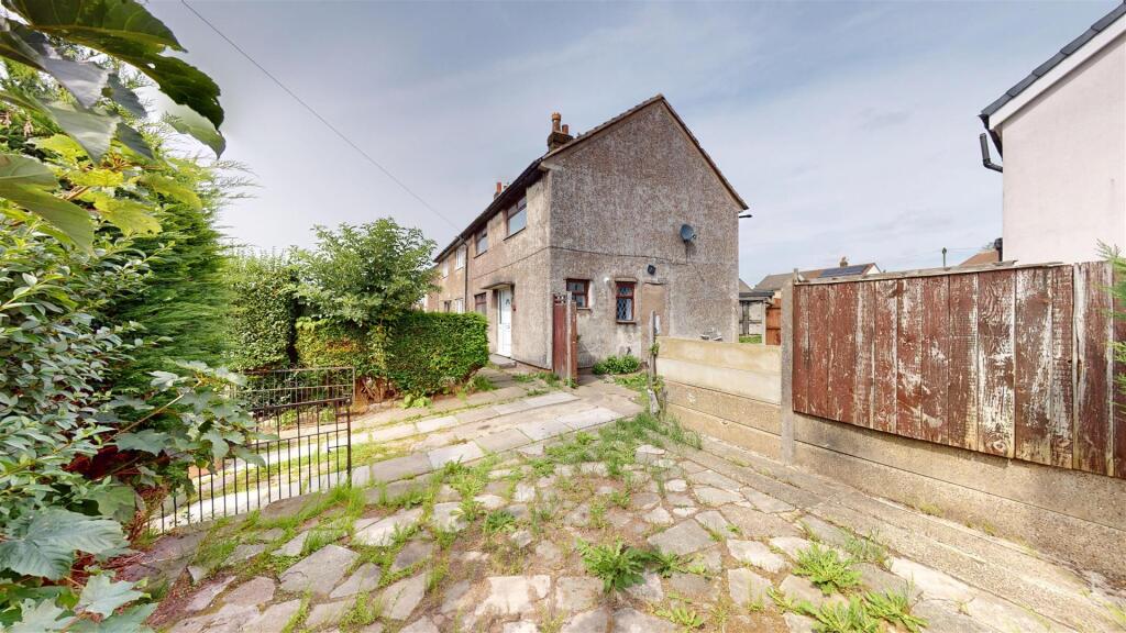 4-bed semi-detached on Meadow Lane, St. Helens, WA9 3RA, £100,000