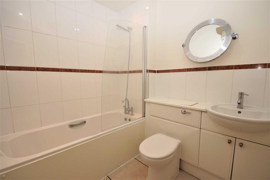 Apartment in Stevenage - View 3