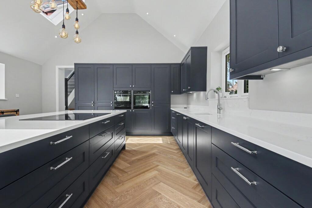 Vicarage Lane, Swanmore, SO32 - More