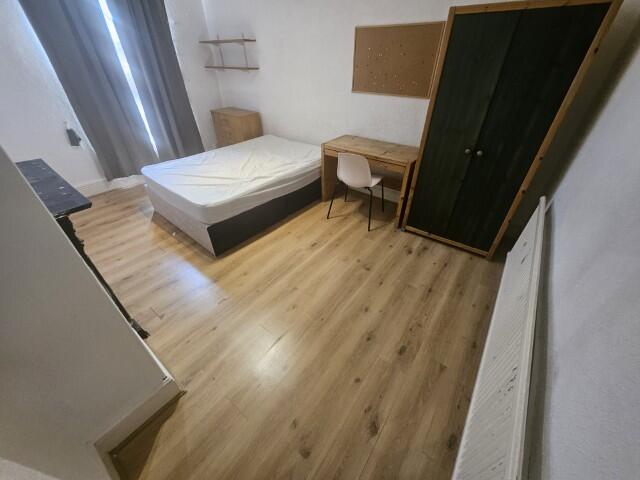 8 bedroom terraced house for rent