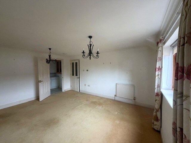 Apartment in Kingston upon Thames - View 2