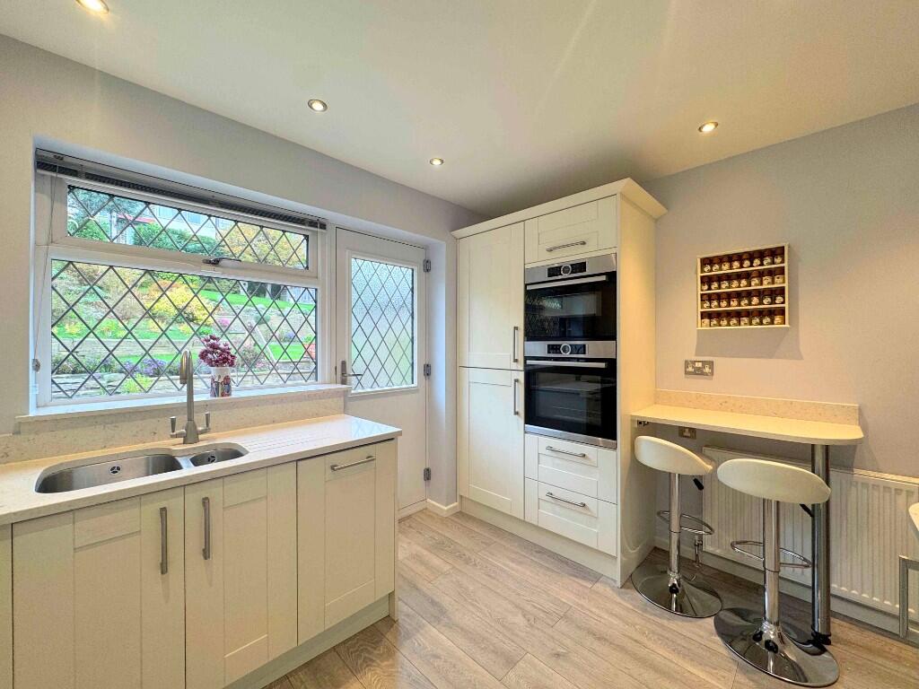 71 High Meadows, Greetland, HX4 8QF photo 2