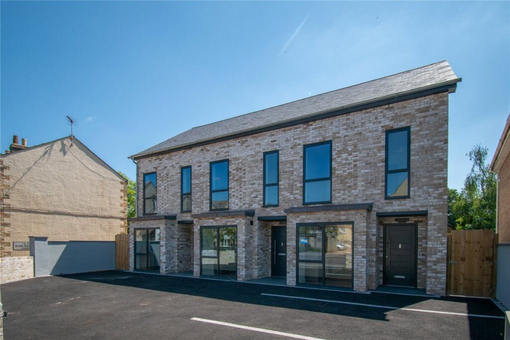 Main image of property: High Street, Chesterton, Cambridge, Cambridgeshire, CB4