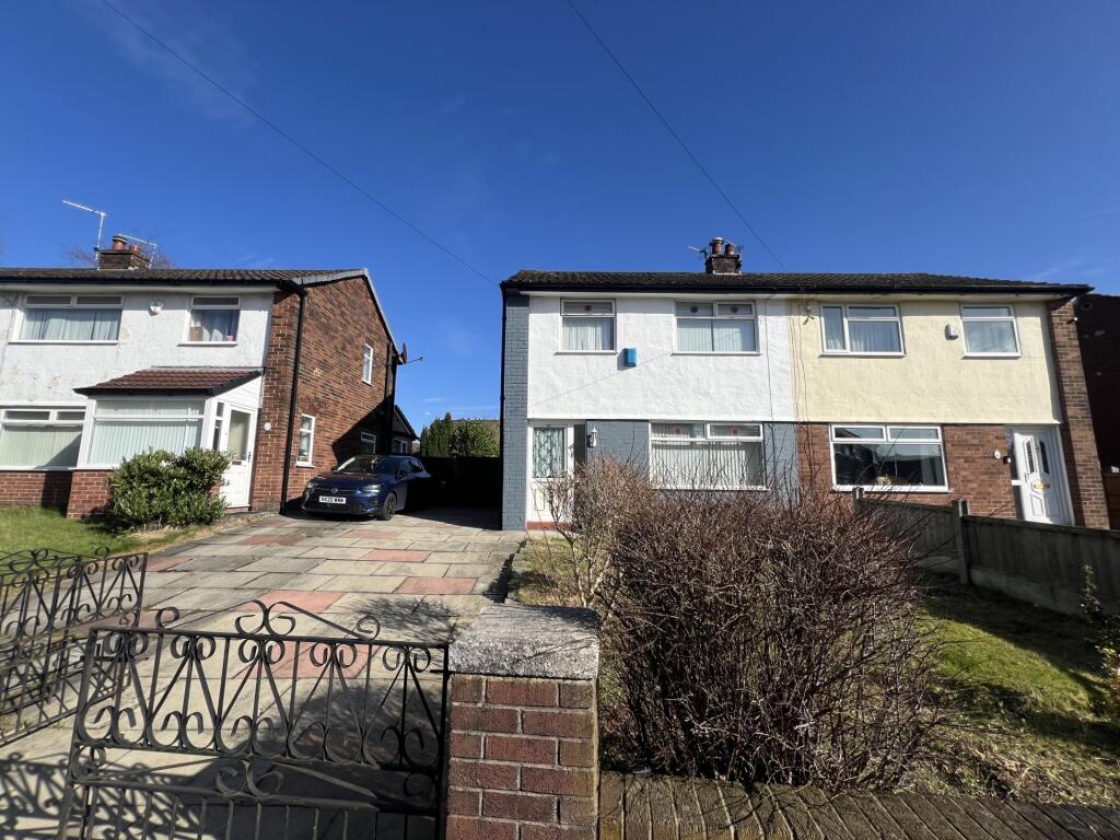 Main image of property: Greenside Lane, Droylsden, M43