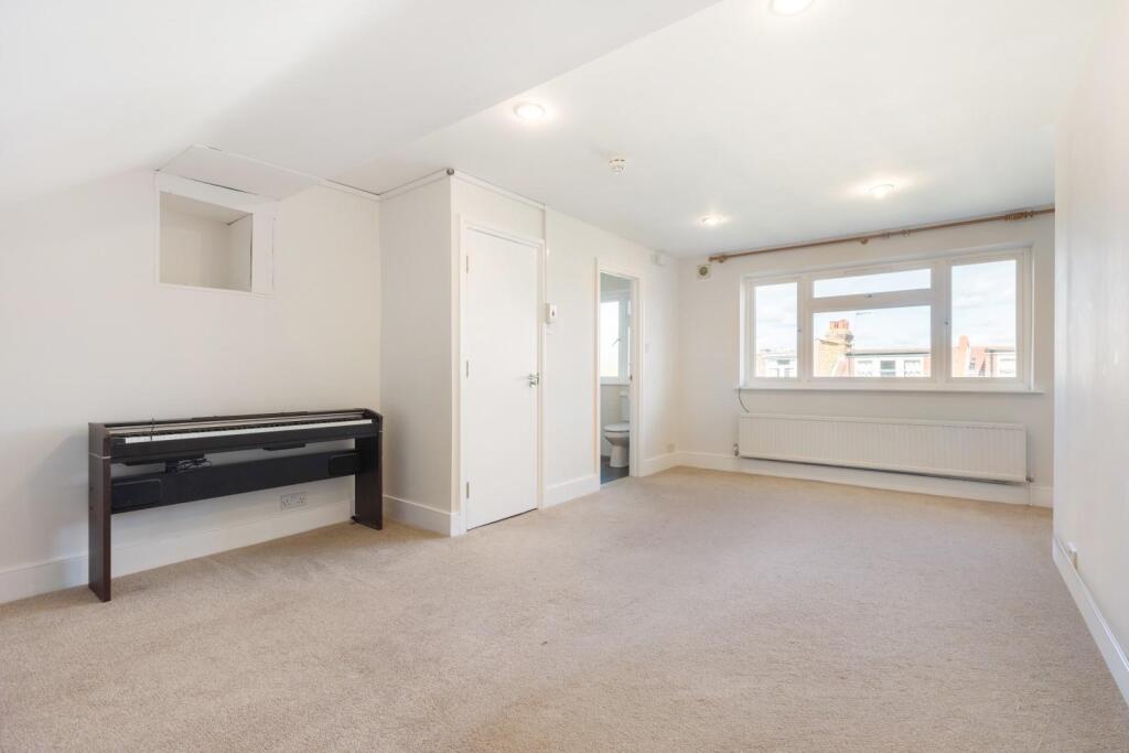 House in London - View 4