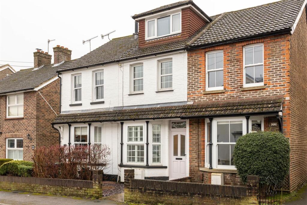 Main image of property: Endsleigh Road, Merstham