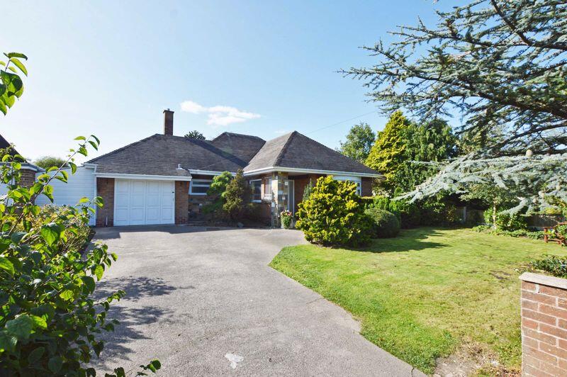 Main image of property: 110 Hardhorn Road, Poulton-Le-Fylde, FY6 8AX