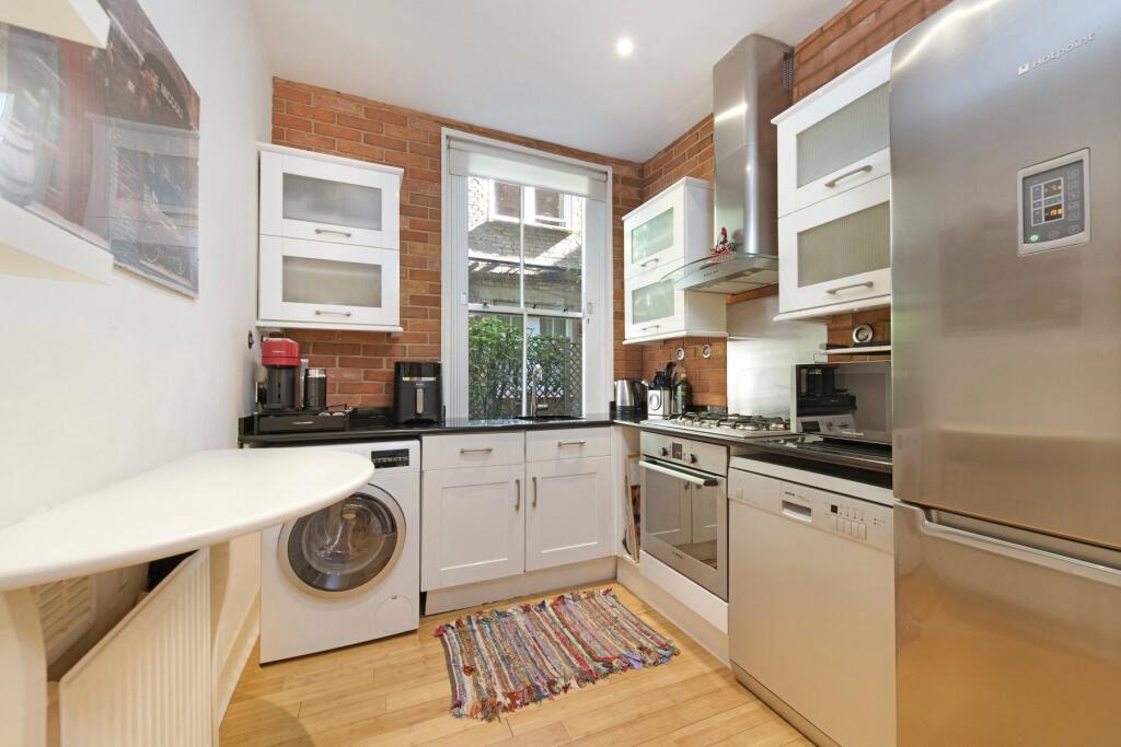 Apartment in London, South Hampstead - View 5