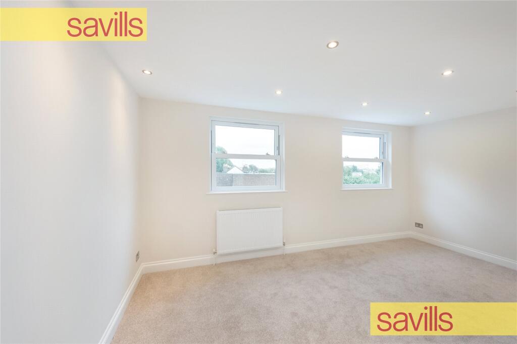 Apartment in Brentford, Hanwell - View 3