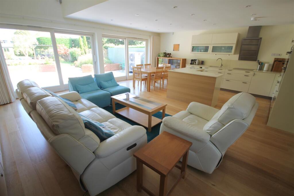 Malmains Drive, Frenchay, Bristol photo 3