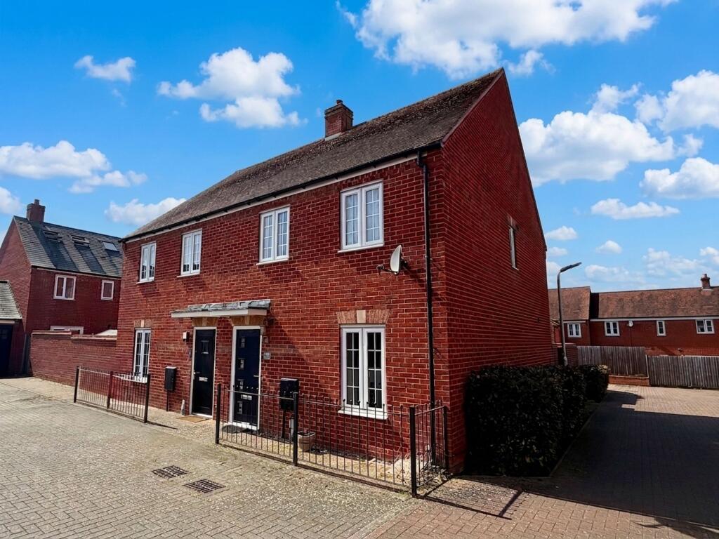 Main image of property: Turnside Street, Buckingham, MK18