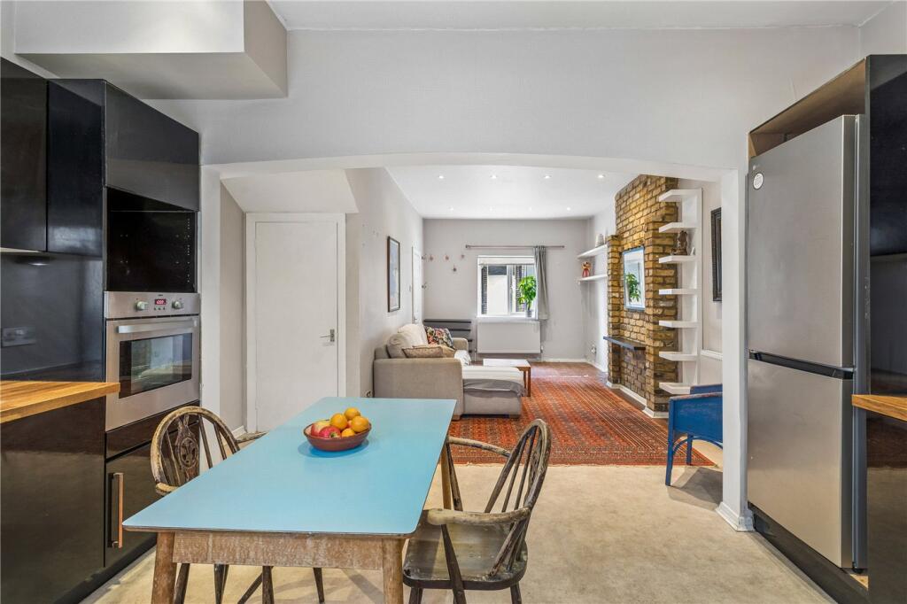 House in London - View 5