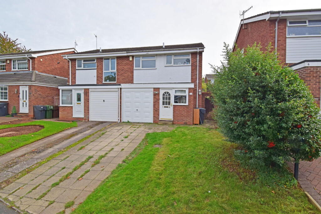 Main image of property: 8 Wrekin Drive, Bromsgrove, Worcestershire, B61 0TJ