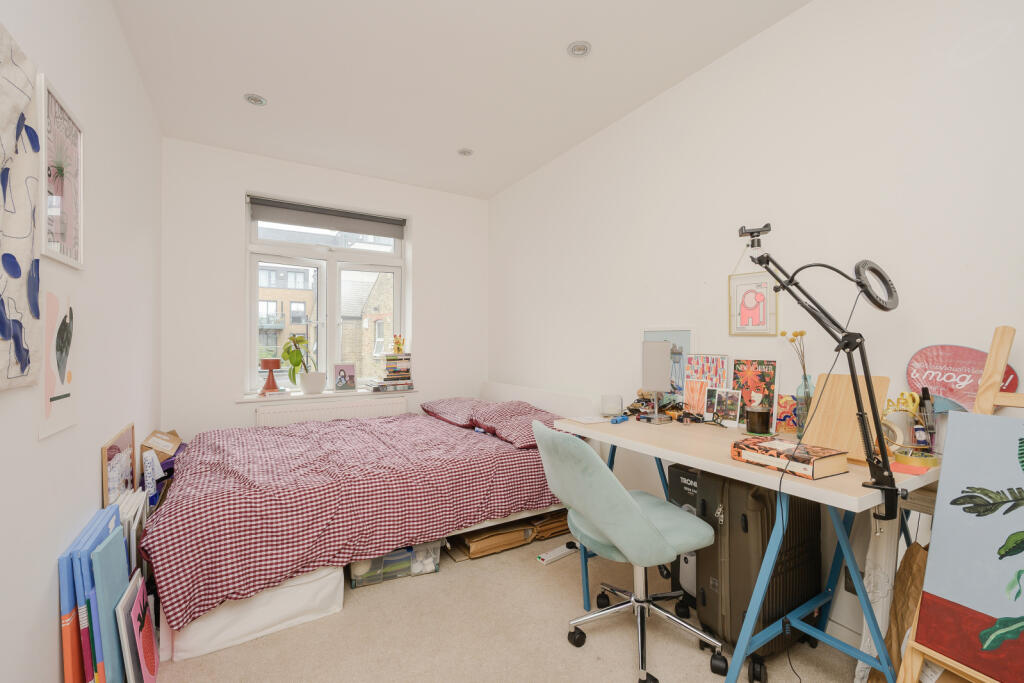 House in London - View 5