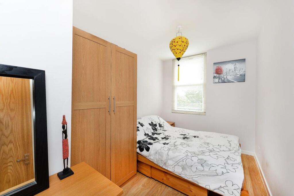 Apartment in London - View 5