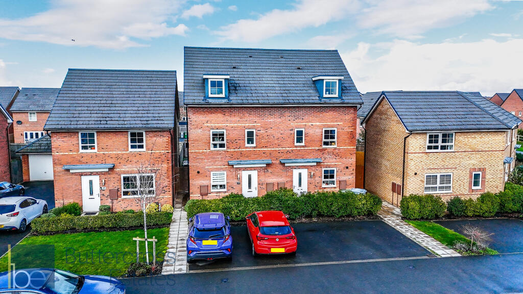 Main image of property: Phoenix Lane, Fernwood, NG24 3UA