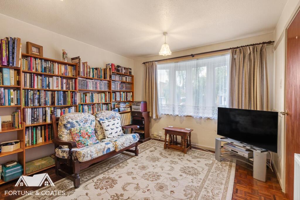 House in Harlow, Staple Tye - View 2
