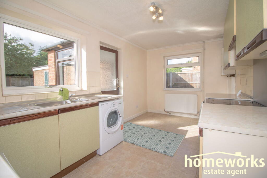 Willow Grove, Dereham, NR19 1JU photo 4