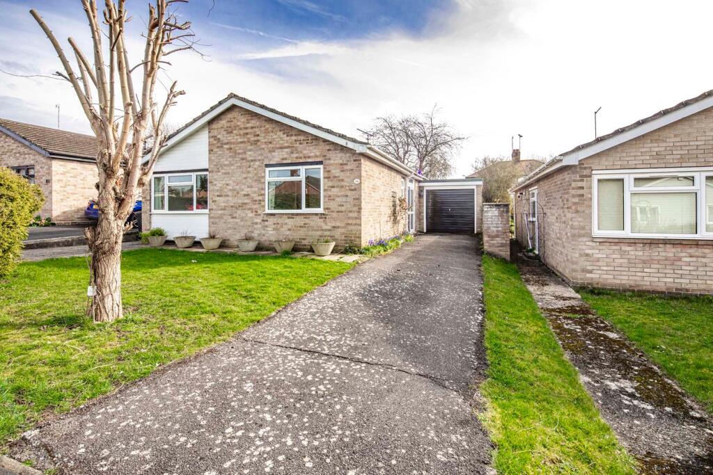 Main image of property: 14 Lockstile Way, Goring on Thames