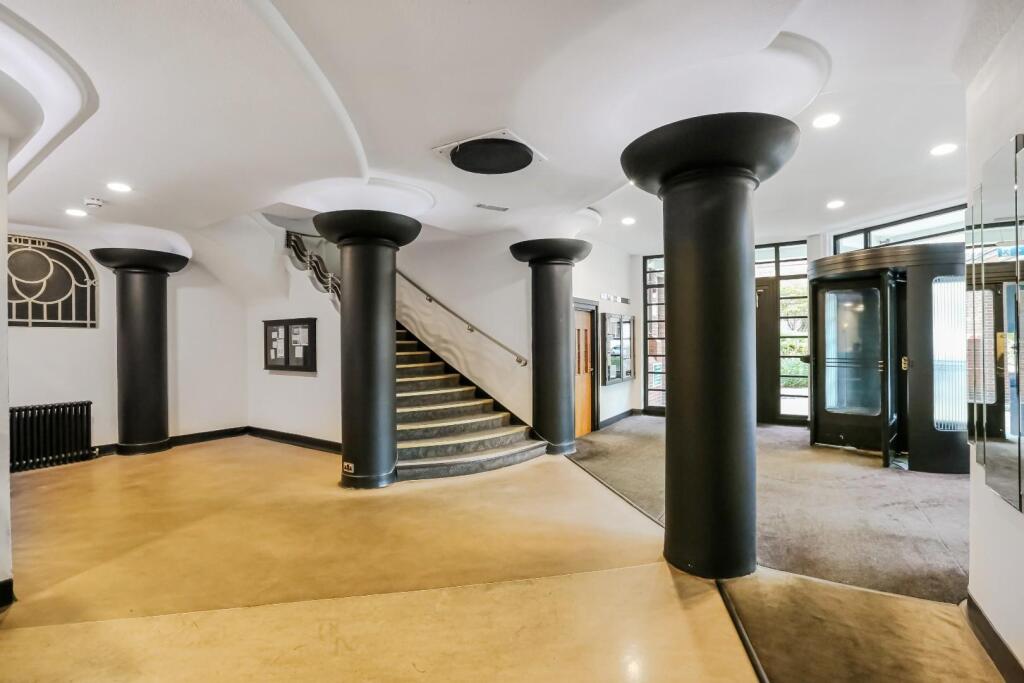 Apartment in London - View 3