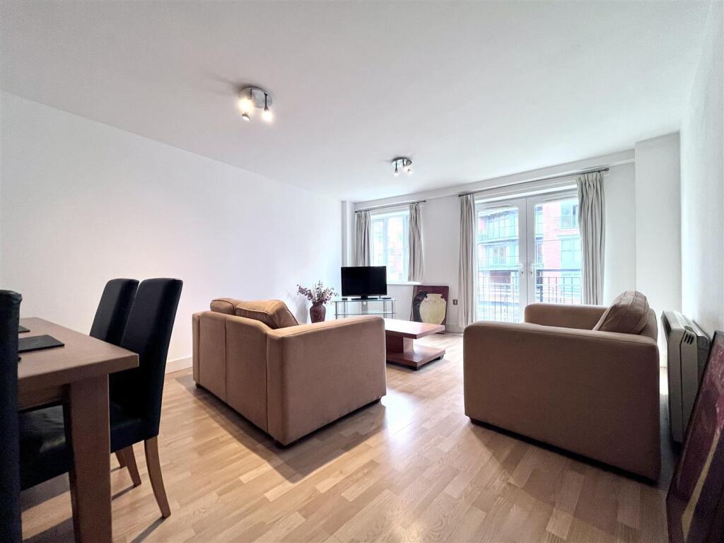 Apartment in Birmingham, West Midlands - View 3