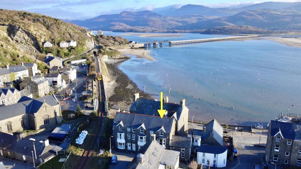 Main image of property: Bron Aber Terrace, Barmouth, LL42