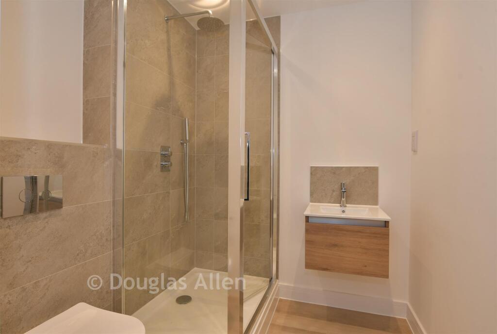 Apartment in London, Chingford - More