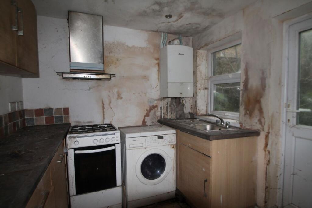 1 Harwd Road, Brymbo, Wrexham, LL11 5BP photo 5