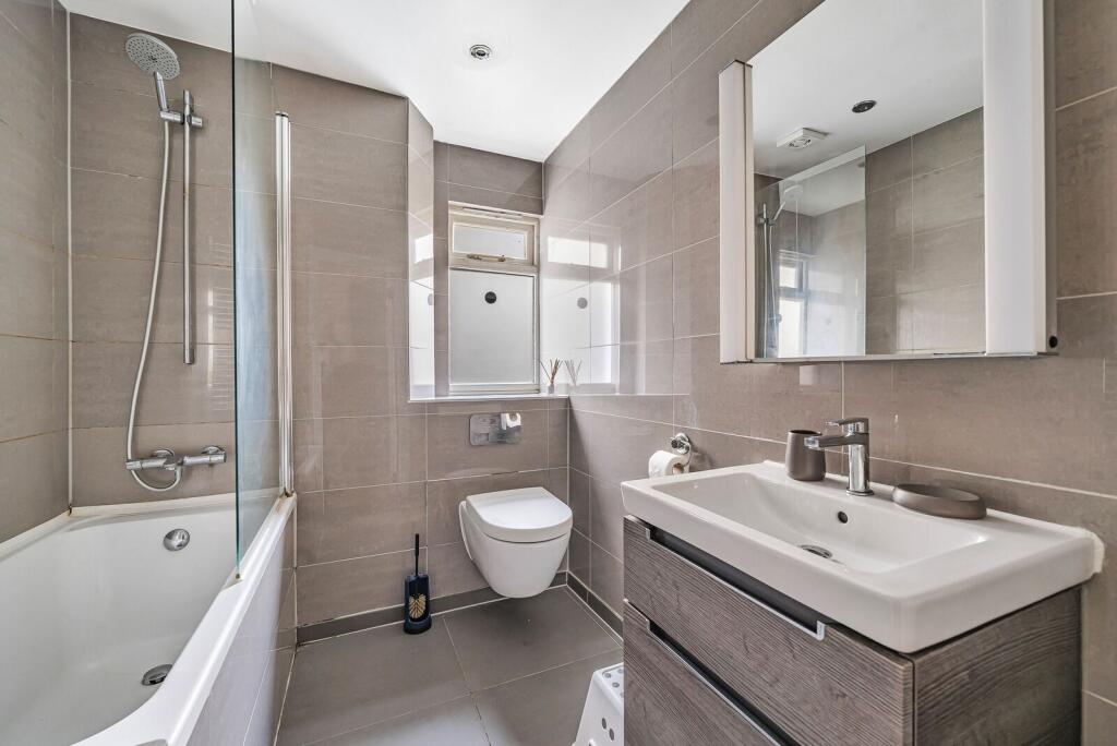 Apartment in London - View 5