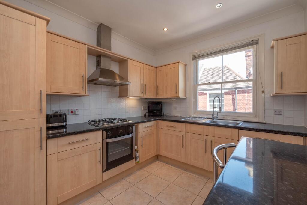 Apartment in Canterbury, Kent - View 4