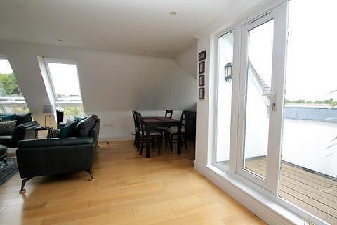 Apartment in Croydon - View 5