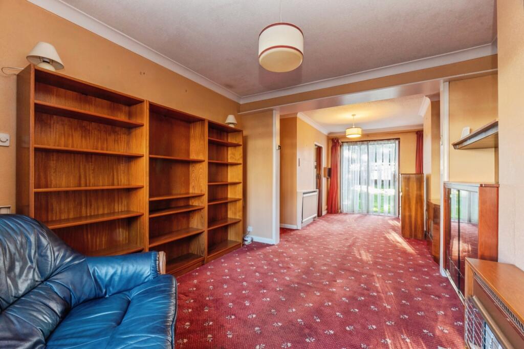 House in London, Royal Borough of Kingston upon Thames - View 2