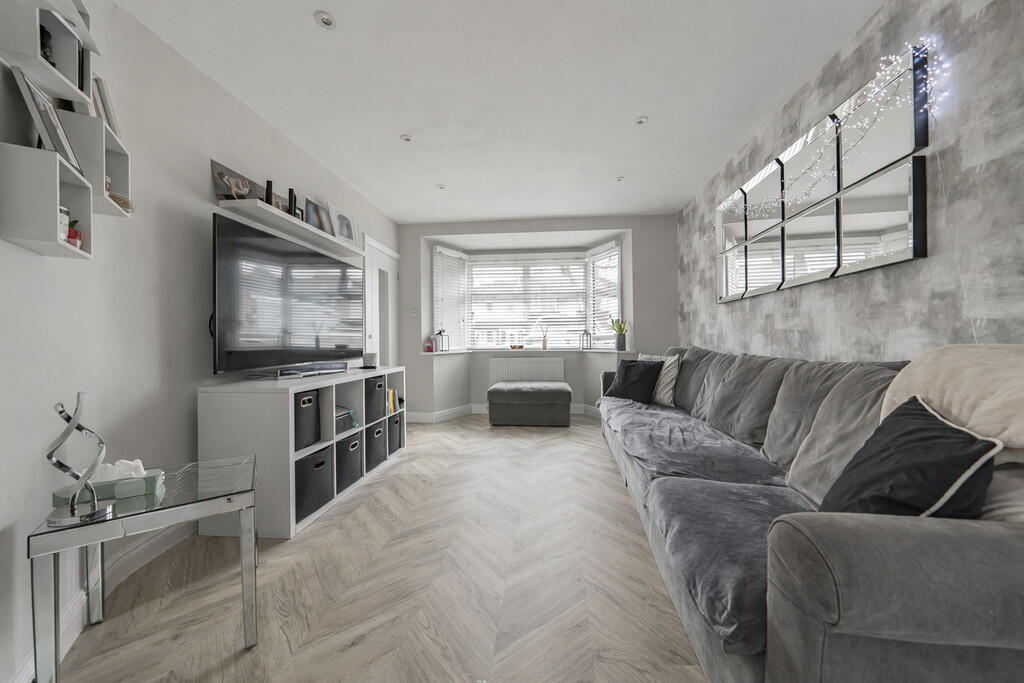 Clyfford Road, Ruislip photo 2