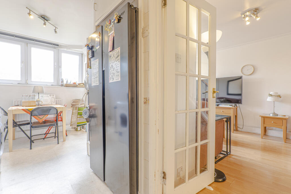 Apartment in London - More