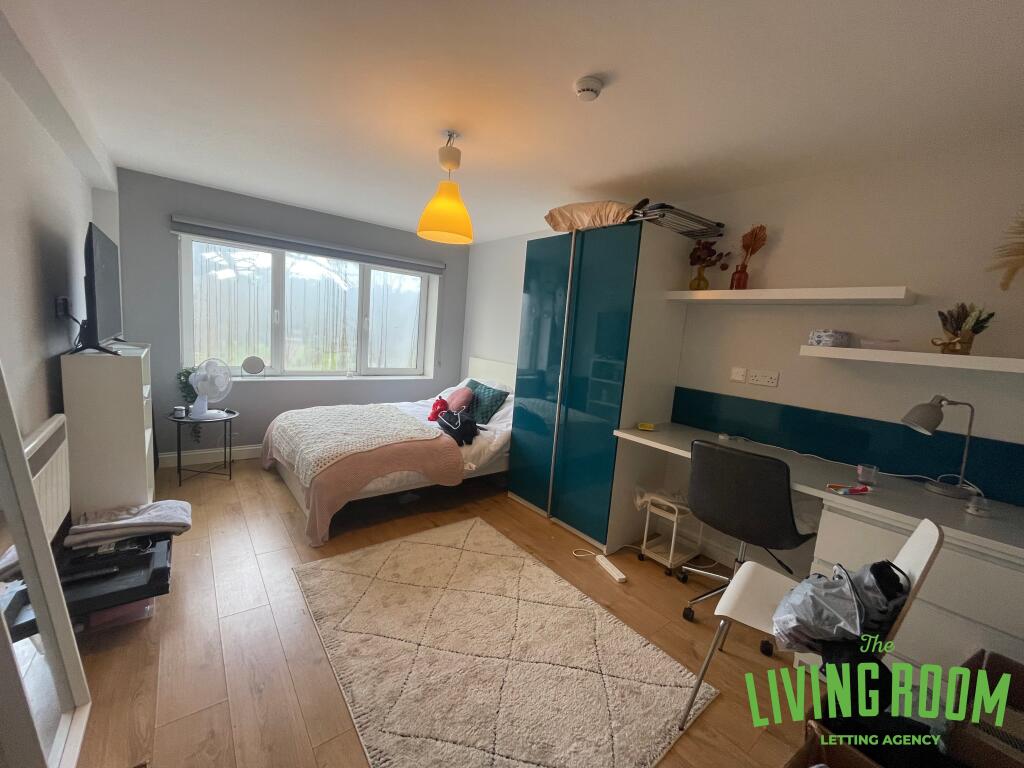 Apartment in Cardiff, Maindy, Cathays - View 4