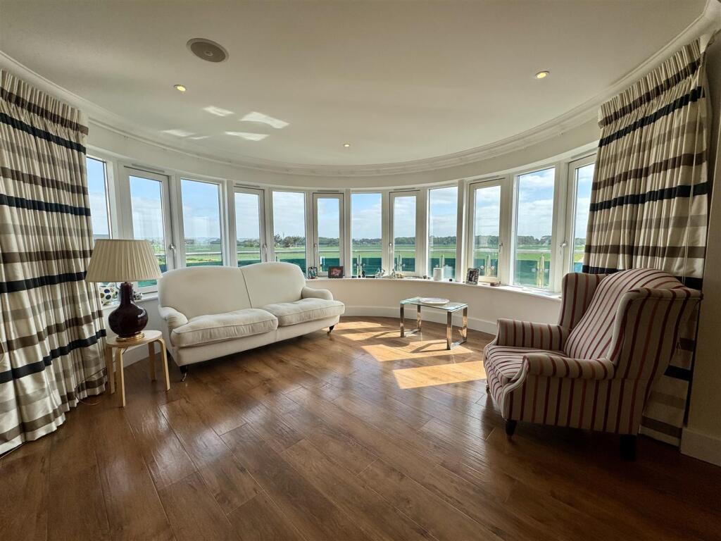 Bluewaters, Sea Drive, South Ferring photo 3