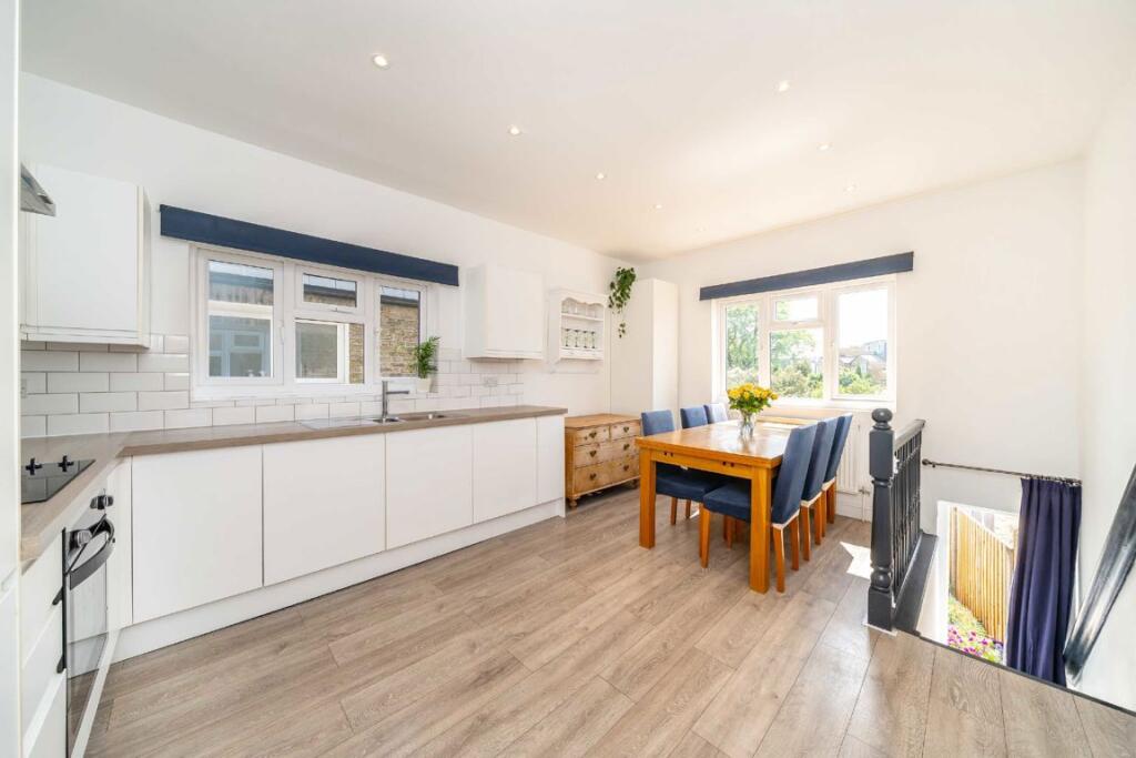 Apartment in London - View 2