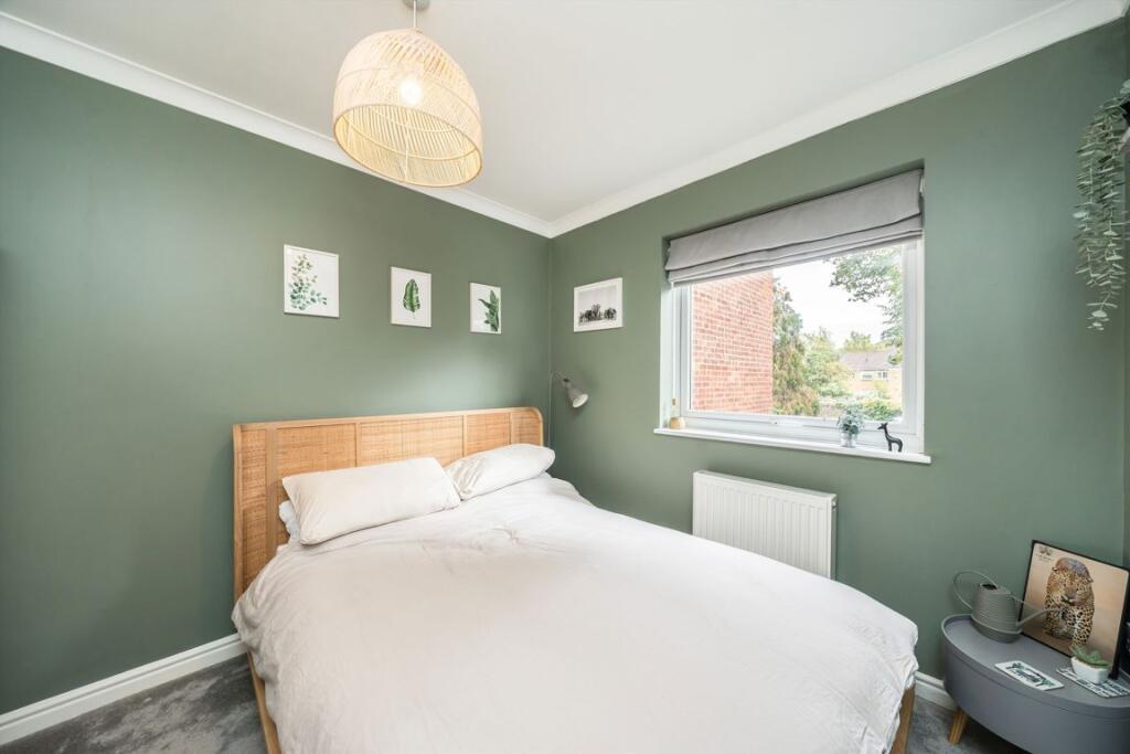Apartment in Kingston upon Thames - View 5