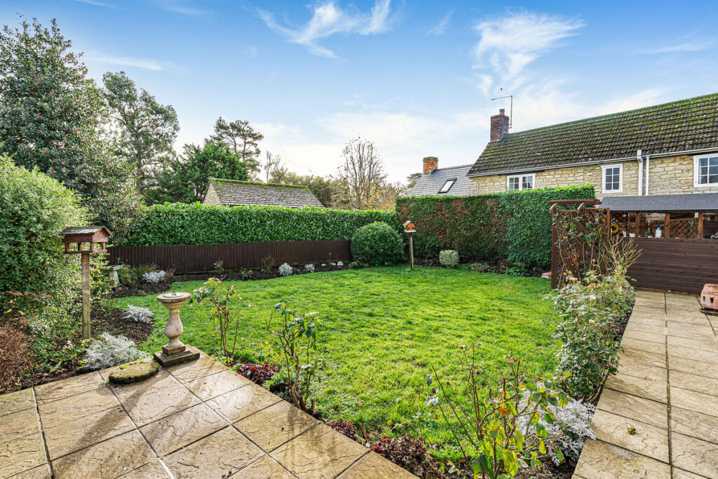 Westlands Avenue, Weston on the Green, OX25 - More