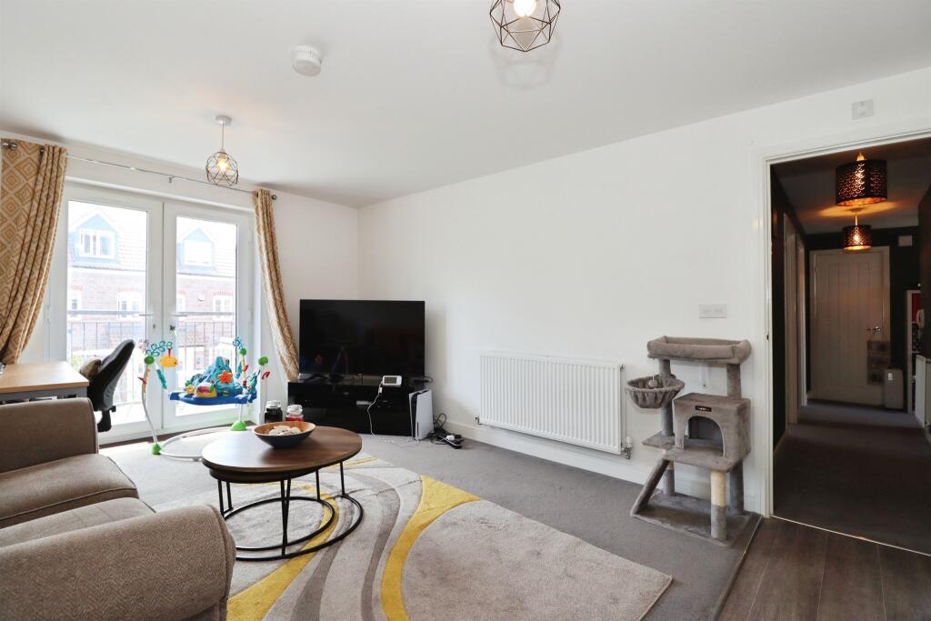 Apartment in Bristol, Emersons Green - View 4