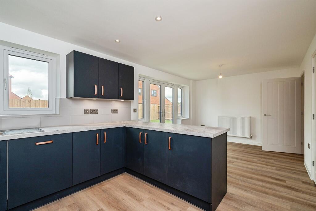 House in Great Yarmouth, Bradwell - View 4