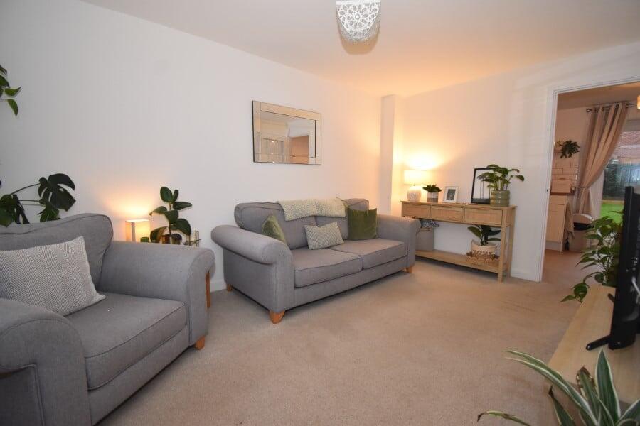 Cedar Close, Cranbrook, Exeter, EX5 photo 2