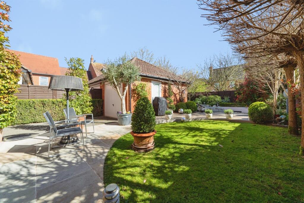 Additional image 14 of Devon Mead, Hatfield