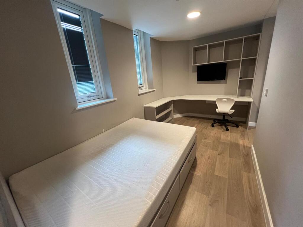 Apartment in Newcastle upon Tyne - View 3