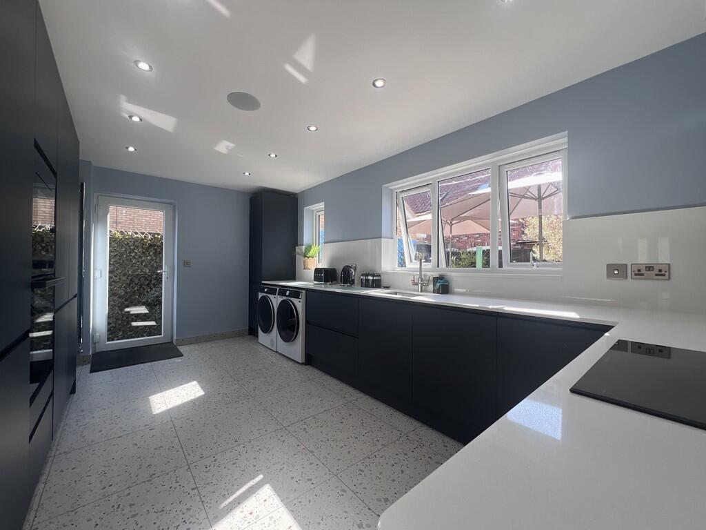 Ravenscroft, Chatteris, Cambs, PE16 6NW photo 4