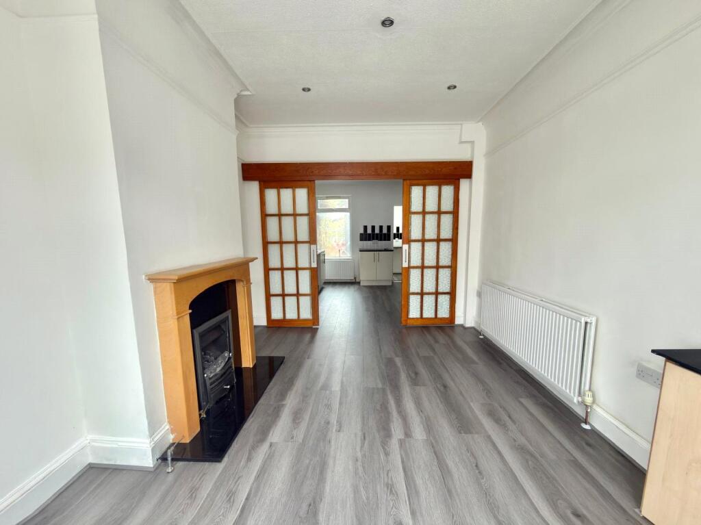 House in Luton - View 2