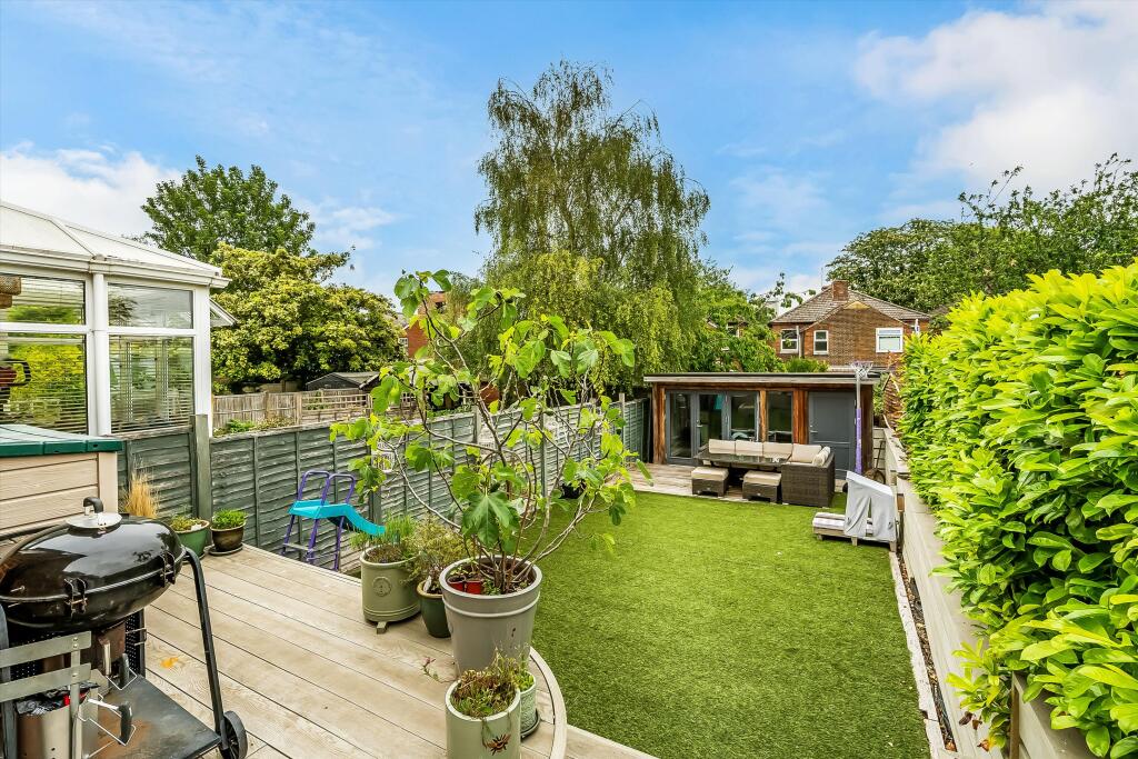 House in Guildford - View 2