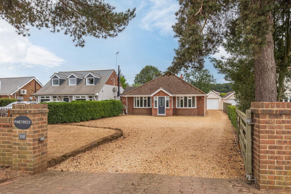 Main image of property: Beautifully Presented Three Bedroom Detached Bungalow in South Wootton