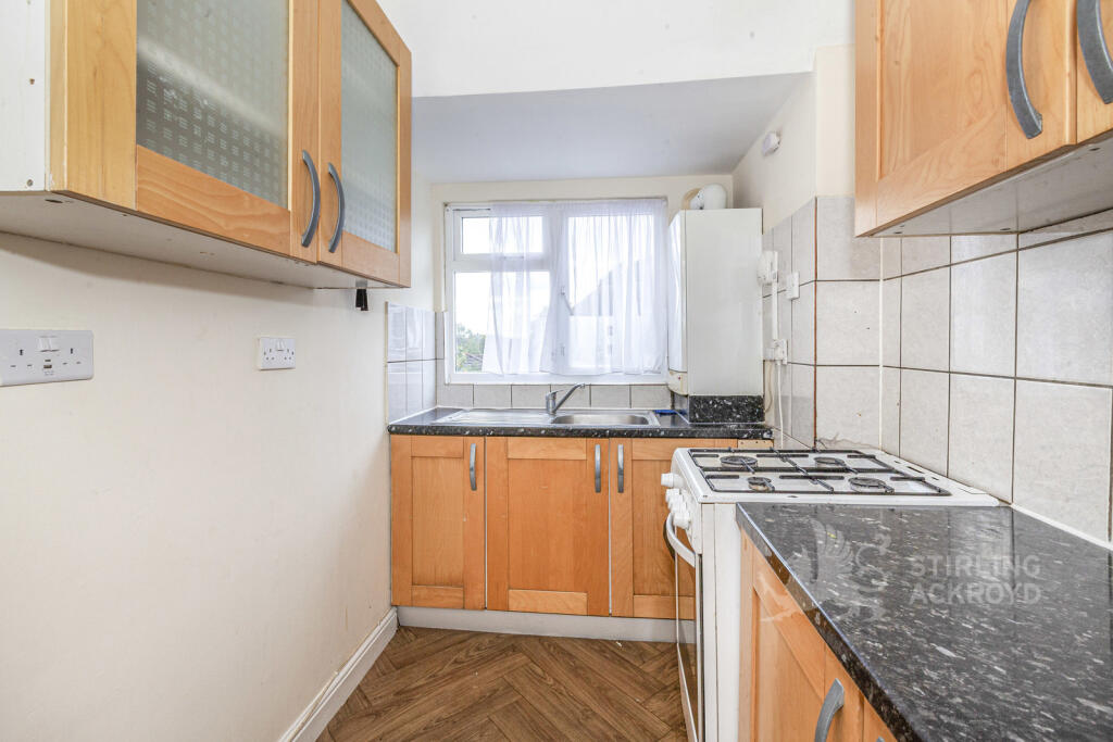 Apartment in Southall - More