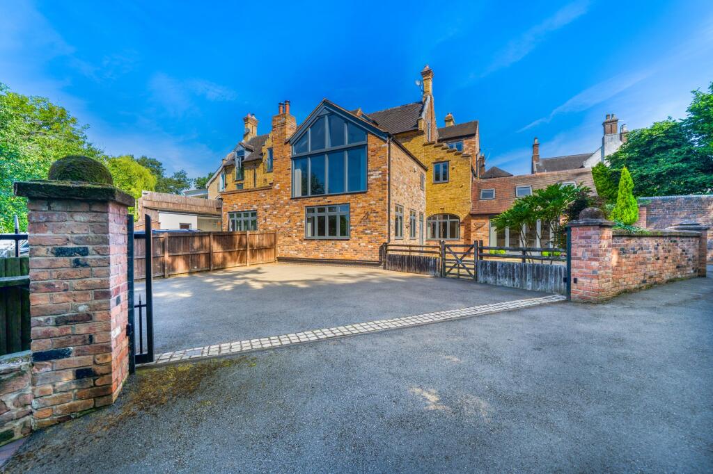 Main image of property: Bridgnorth Road, Stourton, DY7